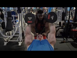 Blessing awodibu & nick walker train chest & triceps
