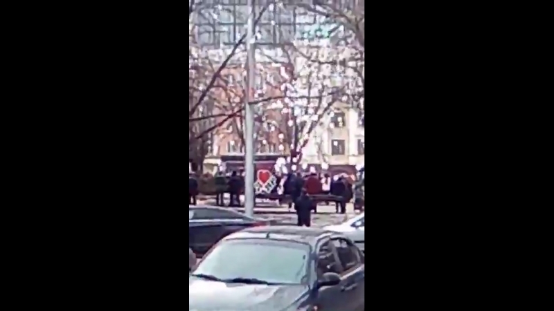 Дончане запустили белые шарики в память о погибших в кемерово