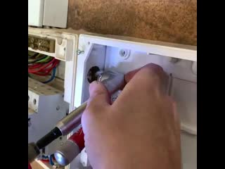 Ступенчатое сверло в действии