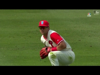 Mustc phillies' triple play ©