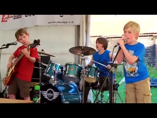 Enter sandman metallica by the mini band 8 to 18 years old
