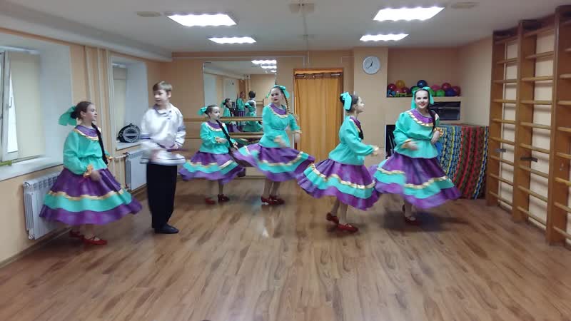 Хореографический ансамбль «весенний каприз» кадриль