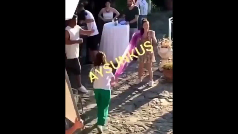 Özge gürel & can yaman on bay yanlış set
