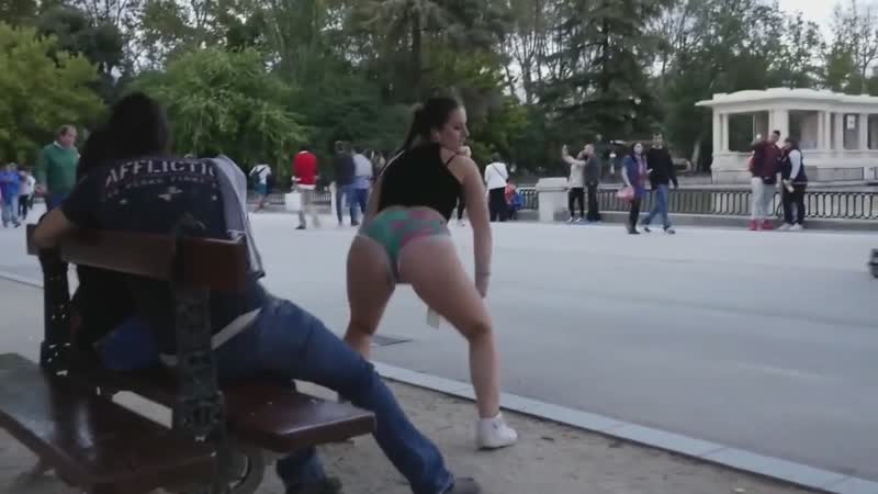 Тряси булками