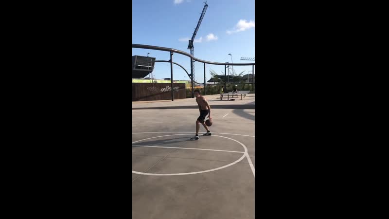 Kizaru показывает как надо играть в баскет [рифмы и панчи]