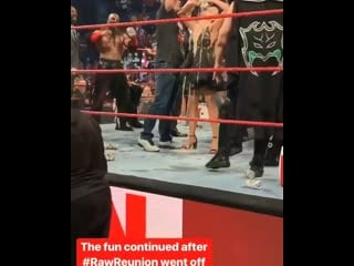 #steveaustin drowns lilian garcia