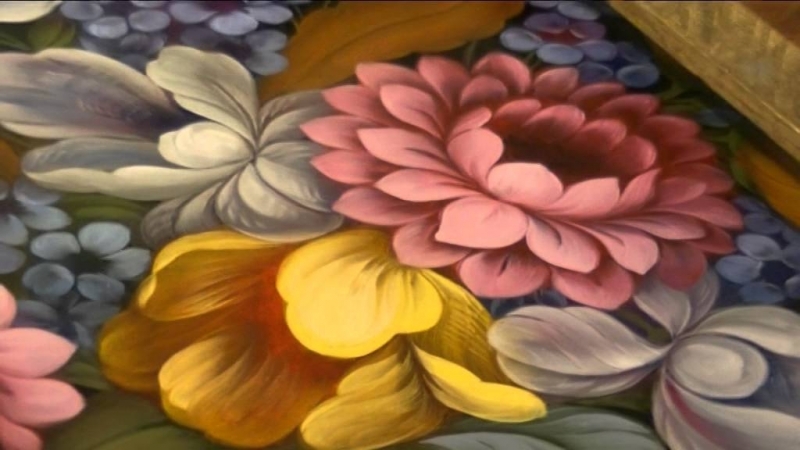 Жостовская роспись букет с ирисом и тюльпаном продолжение