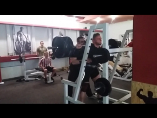 Kozak workout (190 210kg raw/220 235 kg eq)