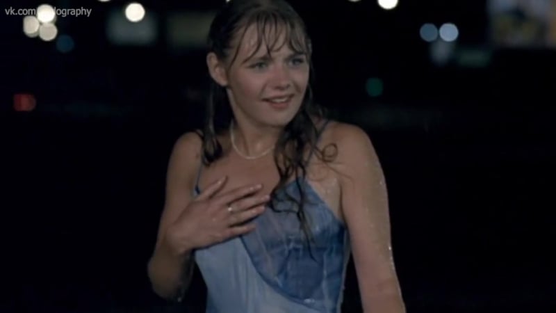 Карина разумовская голая, елена шевченко в фильме "ковчег" (2002)