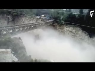 Massive landslides caught on camera ¦2¦ самые массивные оползни, заснятые на камеру (landslide)