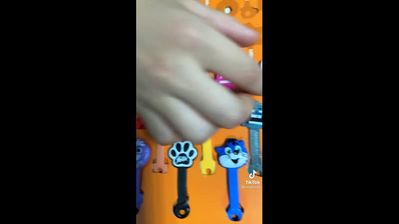 Скрепыши 3, детальная распакоа ребёнком