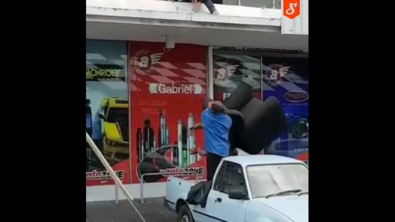 Неудачная погрузка кресла