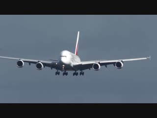 Unbelieveable airbus a380 hard crosswind landing during a storm at düsseldorf