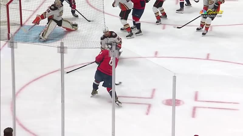 Evgeny kuznetsov finds alex ovechkin backdoor for 673rd career goal