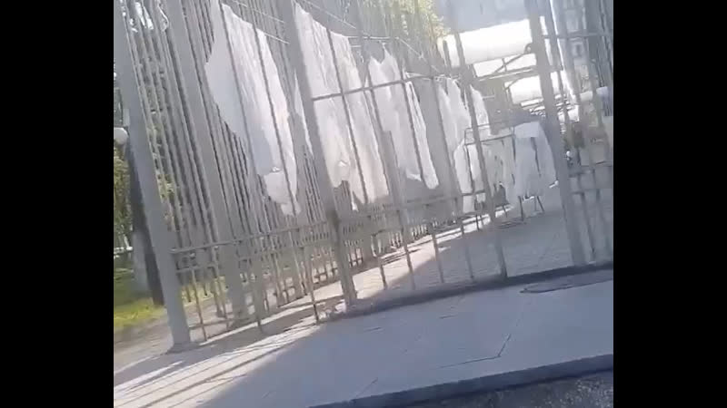 Вот так в северной осетии стирают и сушат одноразовые комбинезоны