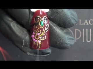 Gold lady in black молекула