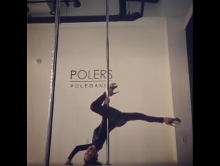 Exotic pole dance bada poledancer!