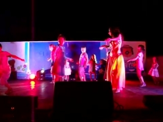 An improvised belly dance lesson with belly dance duet emira 21692