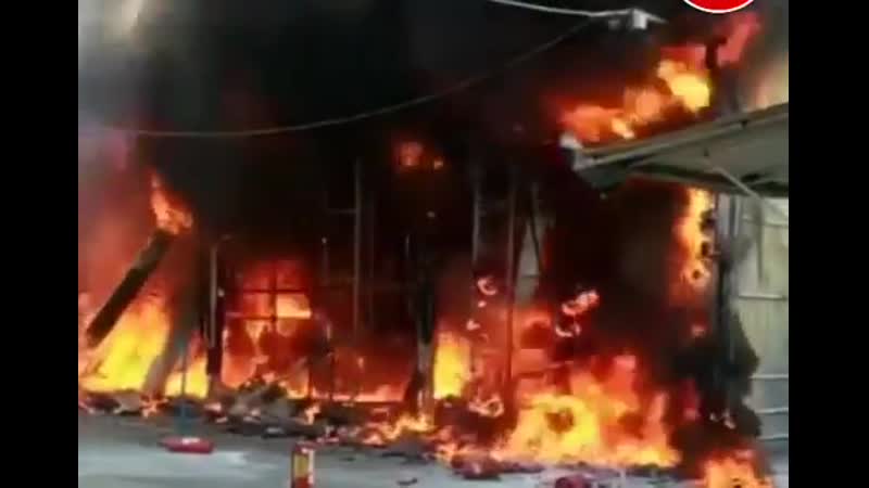 Горит центральный рынок в симферополе несколько магазинов в огне