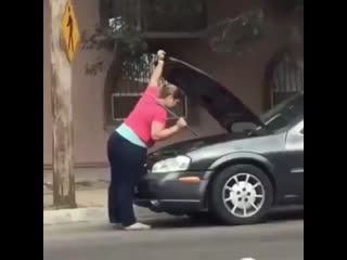 Сразу видно, что разбирается в технике (vhs video)