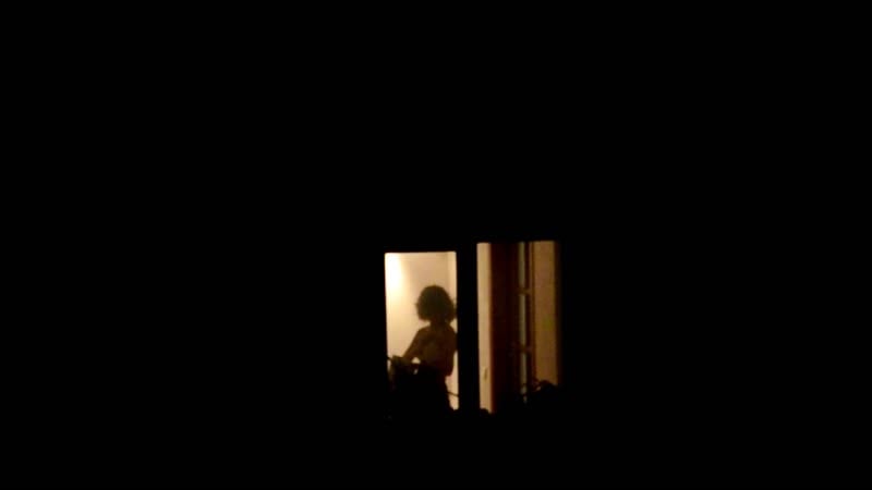 В окошке ( мамочка утричком))