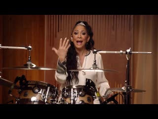 Шейла э обучает игре на ударных и перкуссии / sheila e teaches drumming and percussion