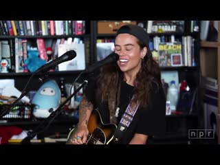 Tash sultana npr tiny desk concert (2017)