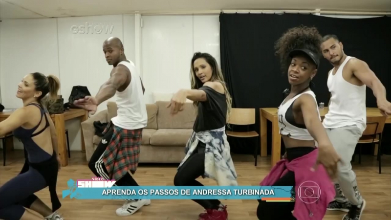 Thaíssa carvalho mostra ensaio dos passos de andressa turbinada