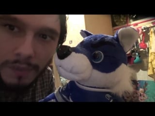 Пьяный толян разговаривает с игрушкой