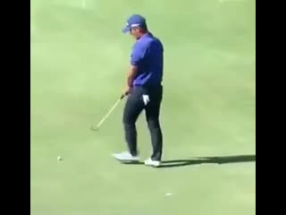 Danny lee six putts on the last hole of the round at the us open causing him to withdraw from the tournament
