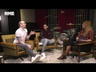 Mike and chester from linkin park live at nme