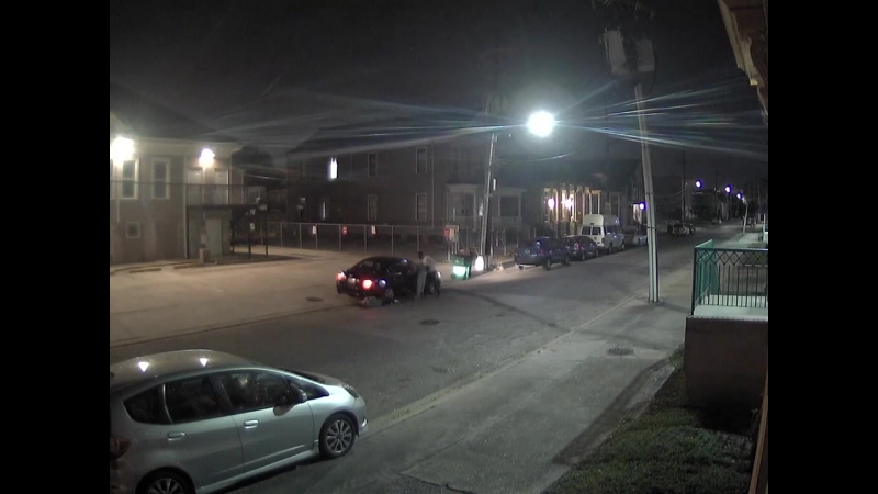 Угон автомобиля в новом орлеане двое бандито ударом уложили брата, сестру выгнали с машины, сели и уехали на черной хонде аккор