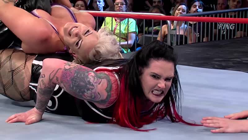 Taya valkyrie vs jessicka havok ( unbreakable )
