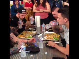 Memphis may fire vs we came as romans (bands vs food tour)