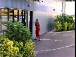 Подборка писающих женщин №10