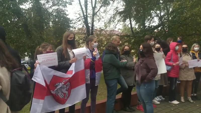 Студенты и преподаватели мглу вышли на акцию солидарности (2)