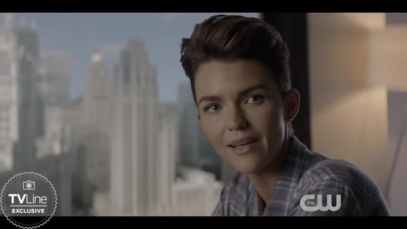 "batwoman" 1×02 sneak peek kate drops a porn on her family