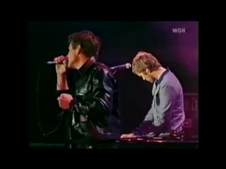 A ha mary ellen makes the moment count (live at "rock am ring", nuremberg, germany, 2 06 2001)