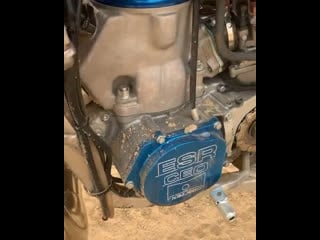 Let’s get friday kickstarted with test rider @joshmosiman on the mike alessi 800 yz325 twostroke build