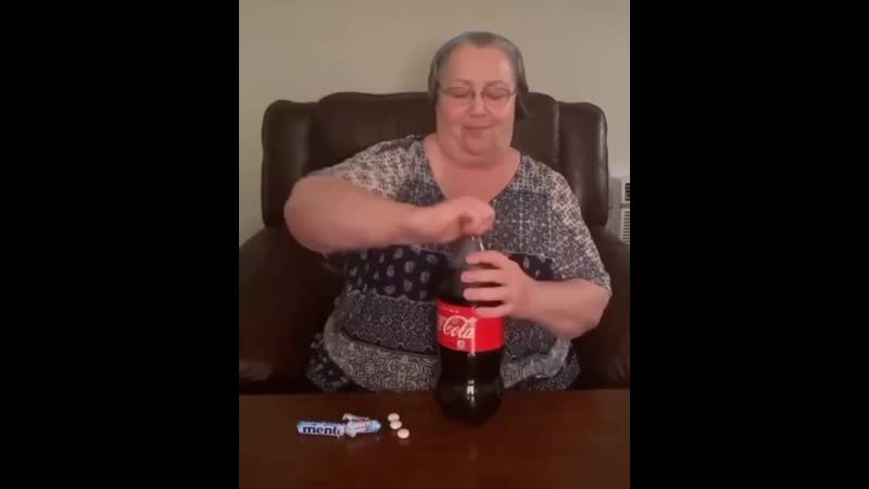 Эксперимент ментос + кола от бабушки