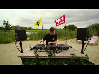 Netsky live @ hospitality on the beach