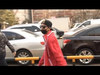 Amber going to music bank (150327)