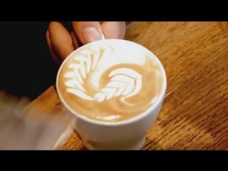 Barista dritan alsela latte art