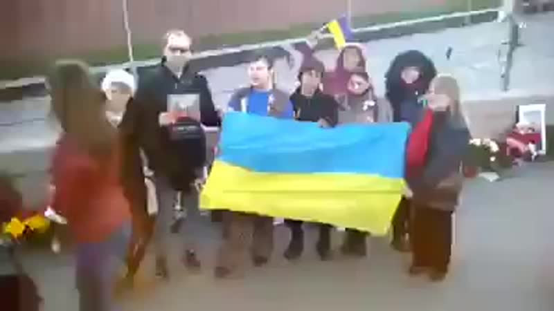 Смотреть всем! светлоликие рагули перемогают москалей у стен кремля!