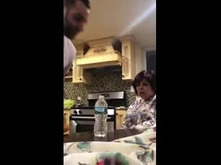 А мама умеет материться!