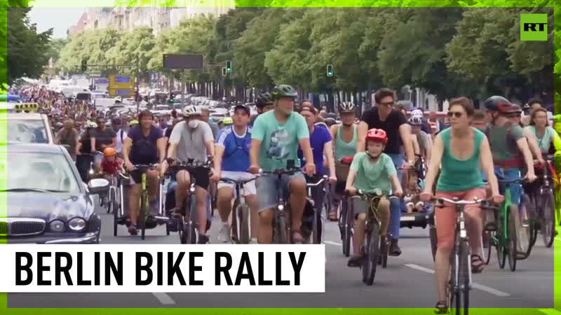 Tens of thousands of german cyclists demand sustainable transport switch