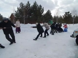 Русские забавы "перетягивание каната", 3 я попытка