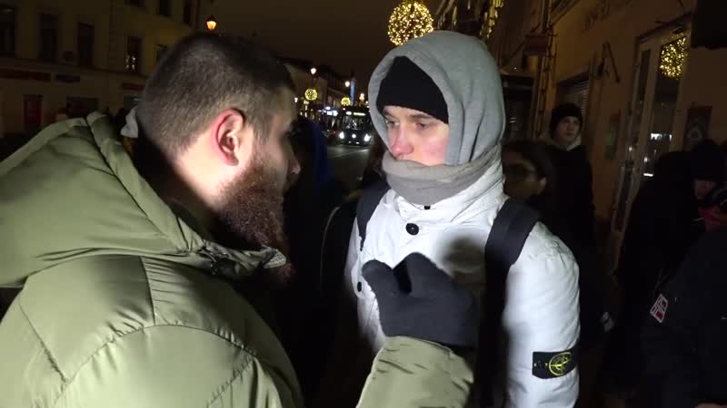 Лев противнападение пьяного на девушку!защитили 3 от