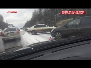 12 машин столкнулись под москвой из за гололеда