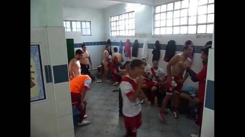 Carlitos festejando en el vestuario de lujan (copa argentina 2013 2014)